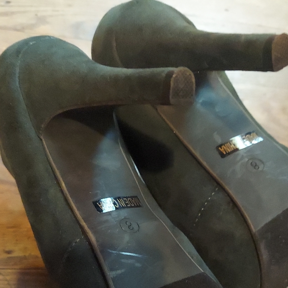 4 For $12 Red Circle Footwear Green Heeled Booties - Picture 9 of 10